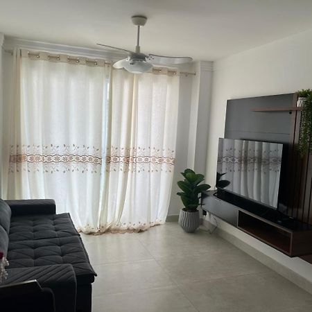 Beleza De Apartamento 300 Metros Da Praia Гуаружа Екстер'єр фото