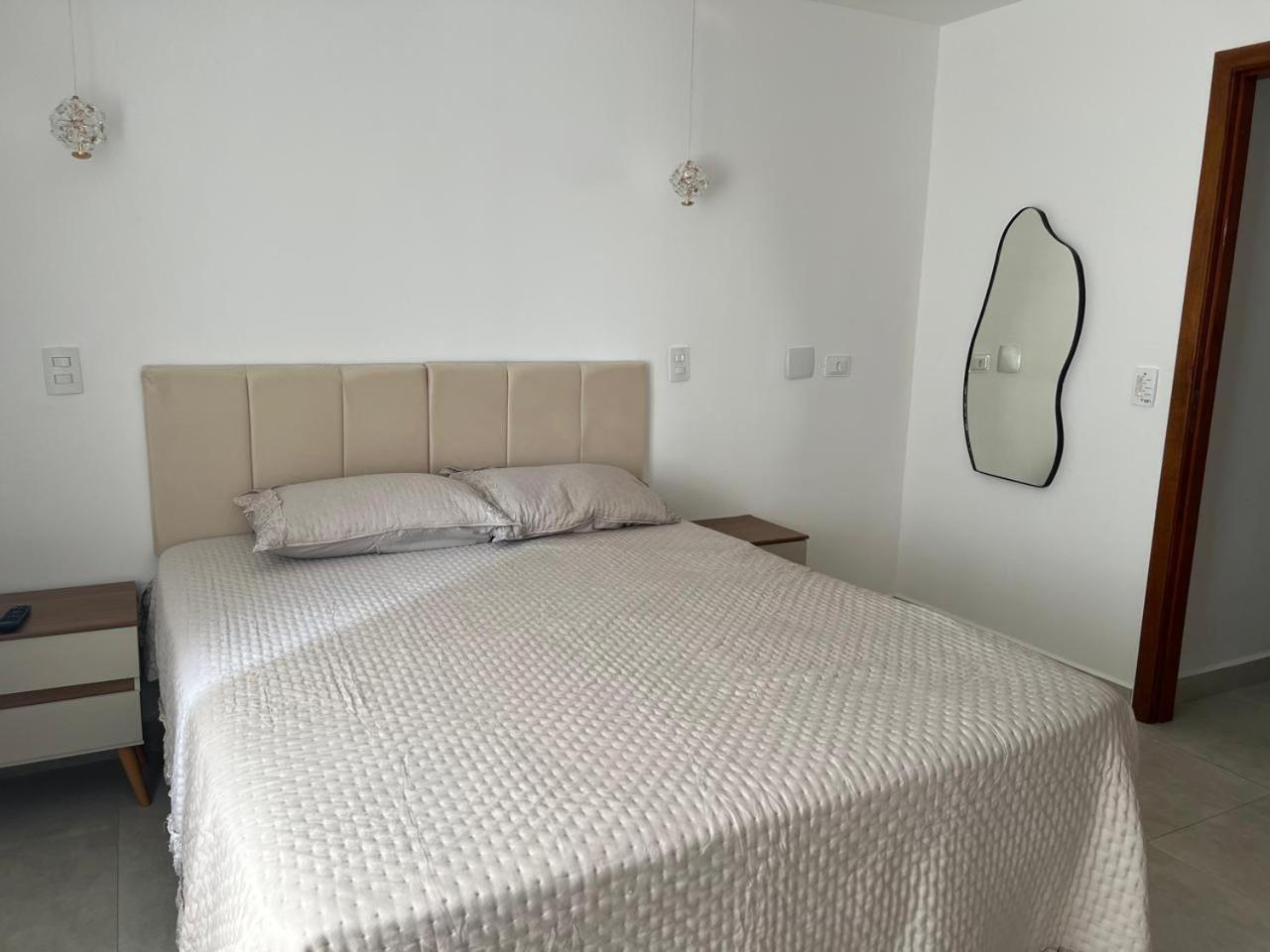 Beleza De Apartamento 300 Metros Da Praia Гуаружа Екстер'єр фото
