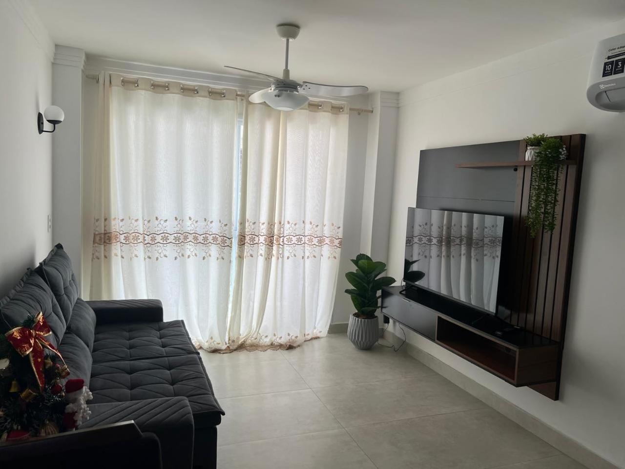 Beleza De Apartamento 300 Metros Da Praia Гуаружа Екстер'єр фото